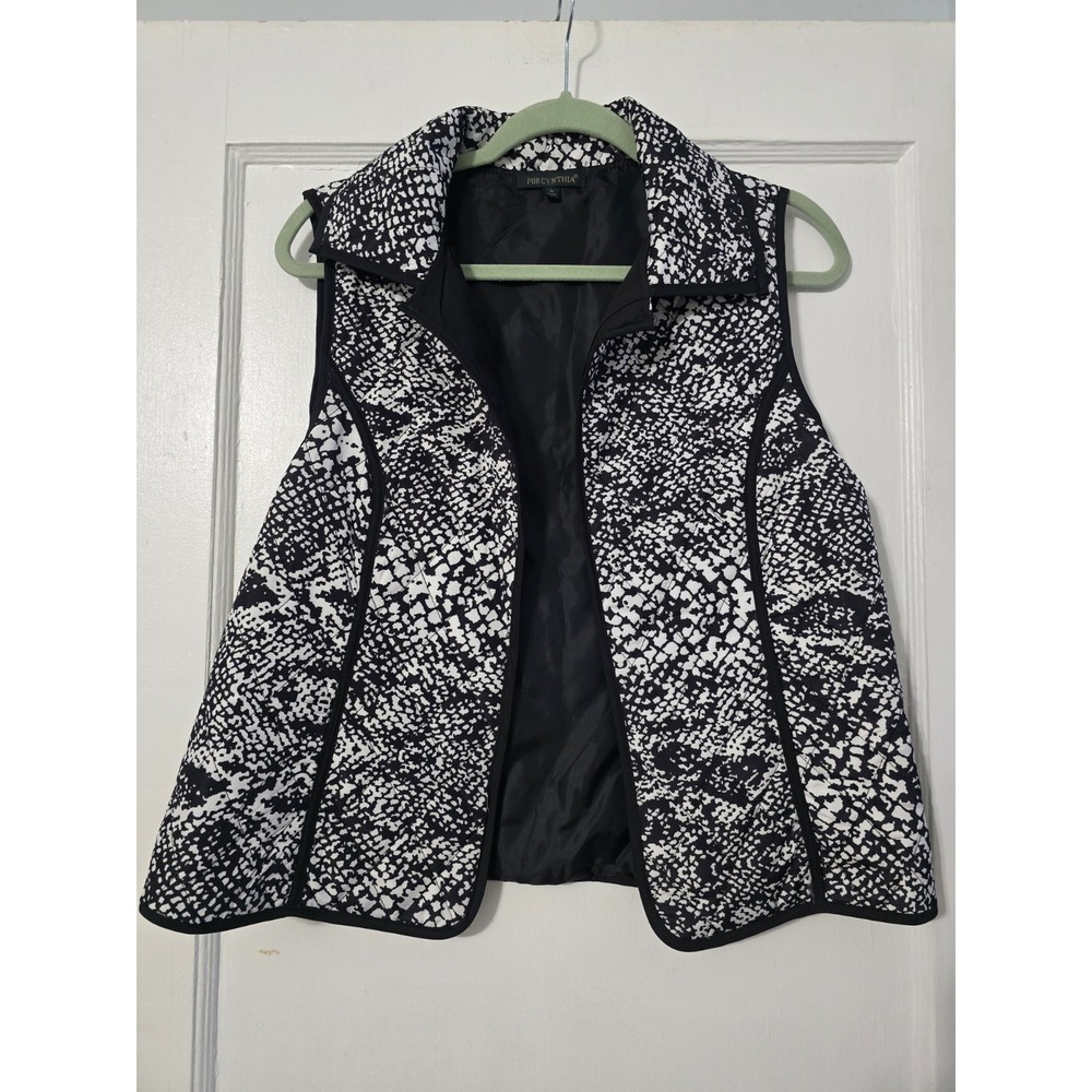 FOR CYNTHIA QUILTED VEST Black & White Snakeskin Look Open Frontโ Collar Medium